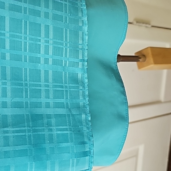 Dana Buchman sleevless tourqwise top. Size small.  Lovely chiffon overlay. - Picture 4 of 9